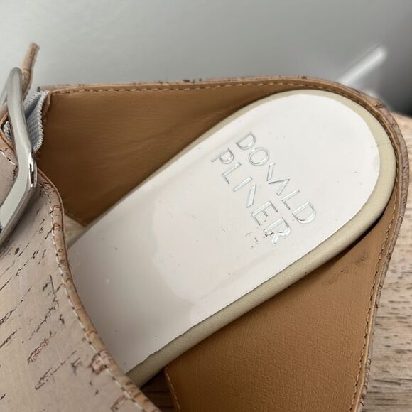 Donald Pliner Vine Wedge Sandals in Tan Sz 7 NWOB - Picture 3 of 7